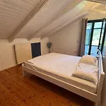 Whitehome Apartment *